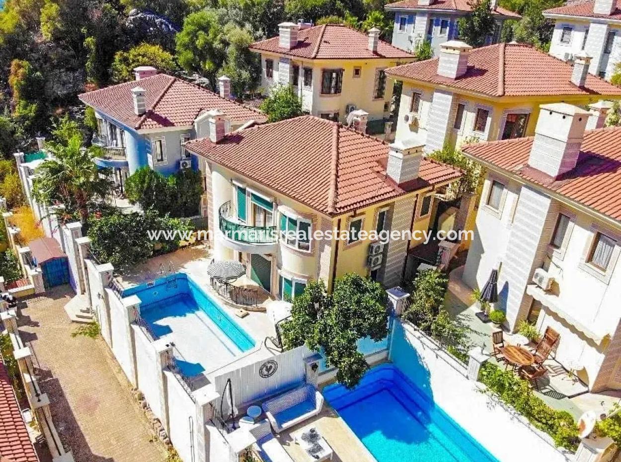 Marmaris Armutalan Mevkiinde Tam Müstakil Bahçeli Havuzlu Satılık Villa