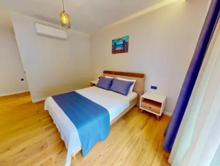 Marmaris Çamlı Mahallesinde Müstakil Yüzme Havuzlu 3 Oda 1 Salon Bahçeli Ultra Lüks Kiralık Günlük Villa